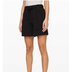 Lululemon High Waist Women Shorts, Black, Size 8
